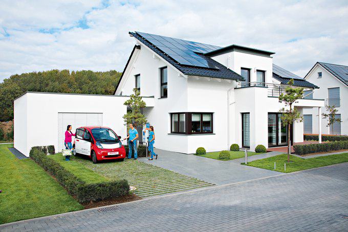 house-2528-das-pultdach-schafft-viel-platz-fuer-die-photovoltaik-1