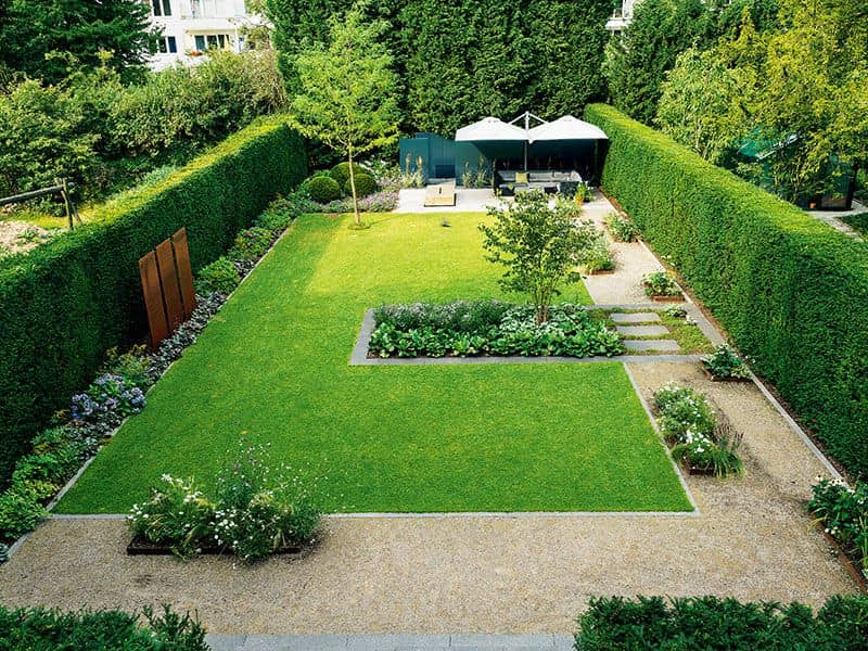 Geometrisch angelegte Rasenfläche (Foto: Pressebild)